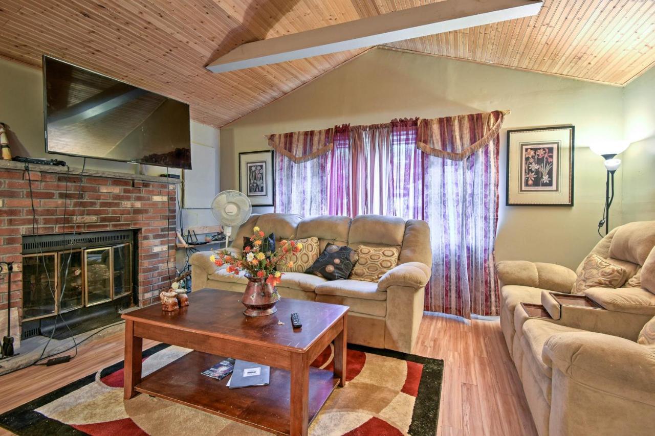 Cozy Arrowhead Lake Home With Sunroom And Pool Access! Pocono Lake Esterno foto