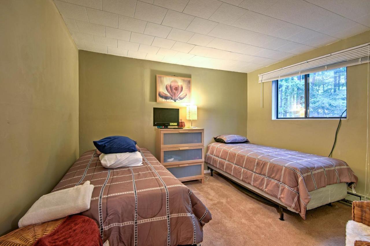 Cozy Arrowhead Lake Home With Sunroom And Pool Access! Pocono Lake Esterno foto